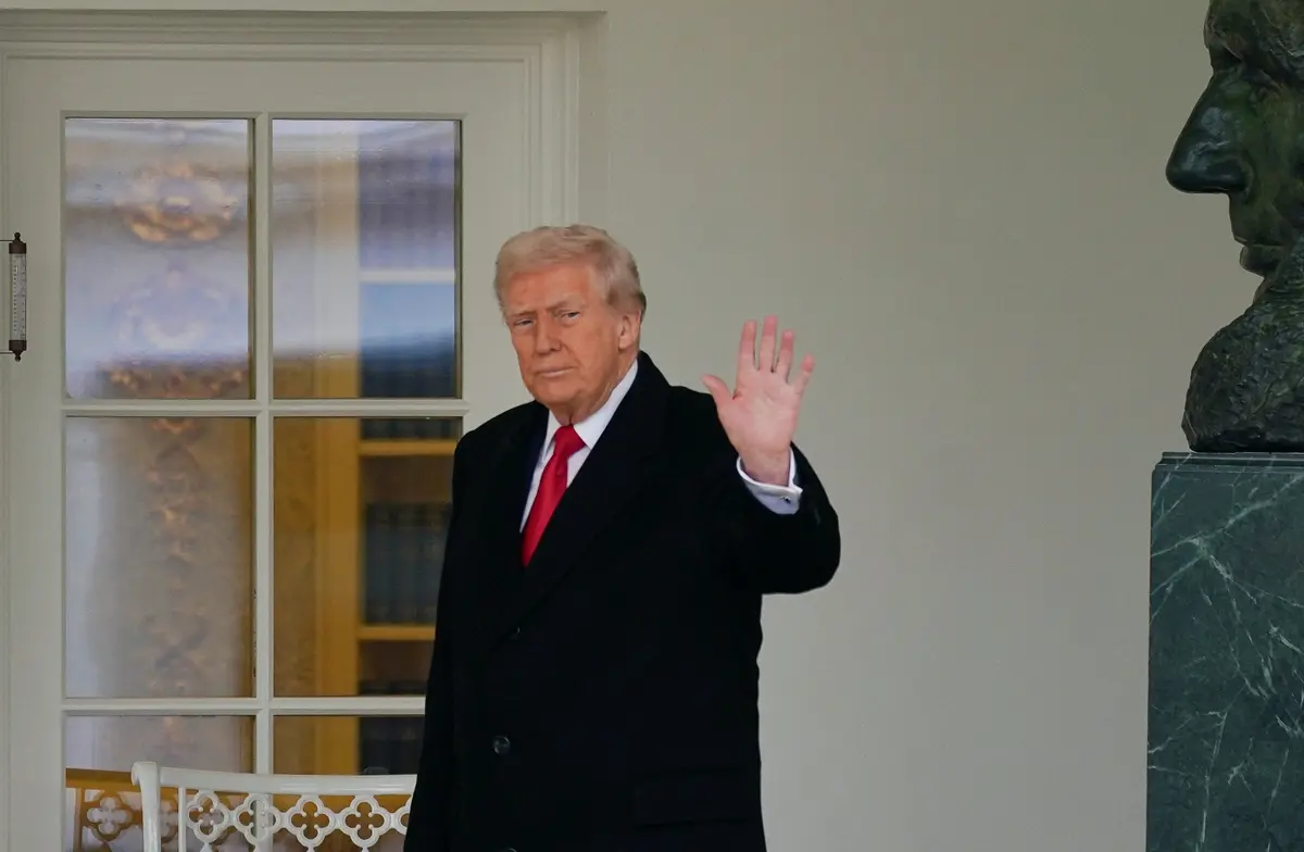 Trump Confirms He Spoke With Venezuelan President Maduro thumbnail