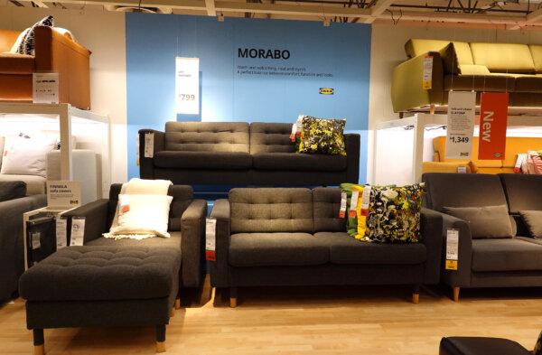 Trump Delays Tariff Hike on Furniture, Cabinets by 1 Year