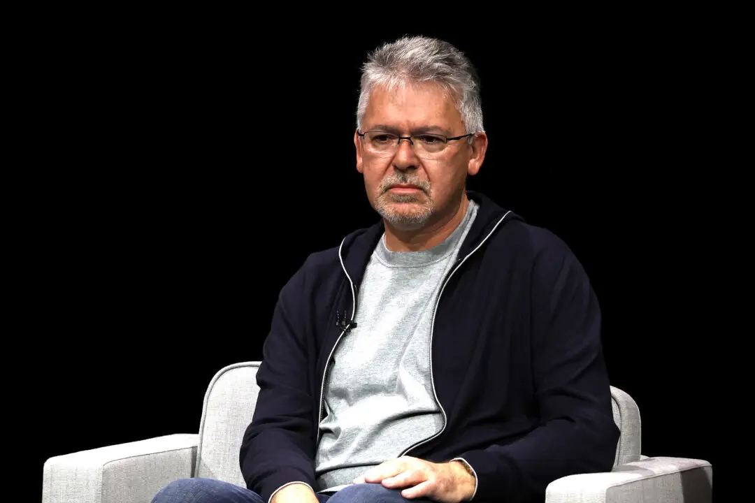 Apple’s AI Chief Is Stepping Down