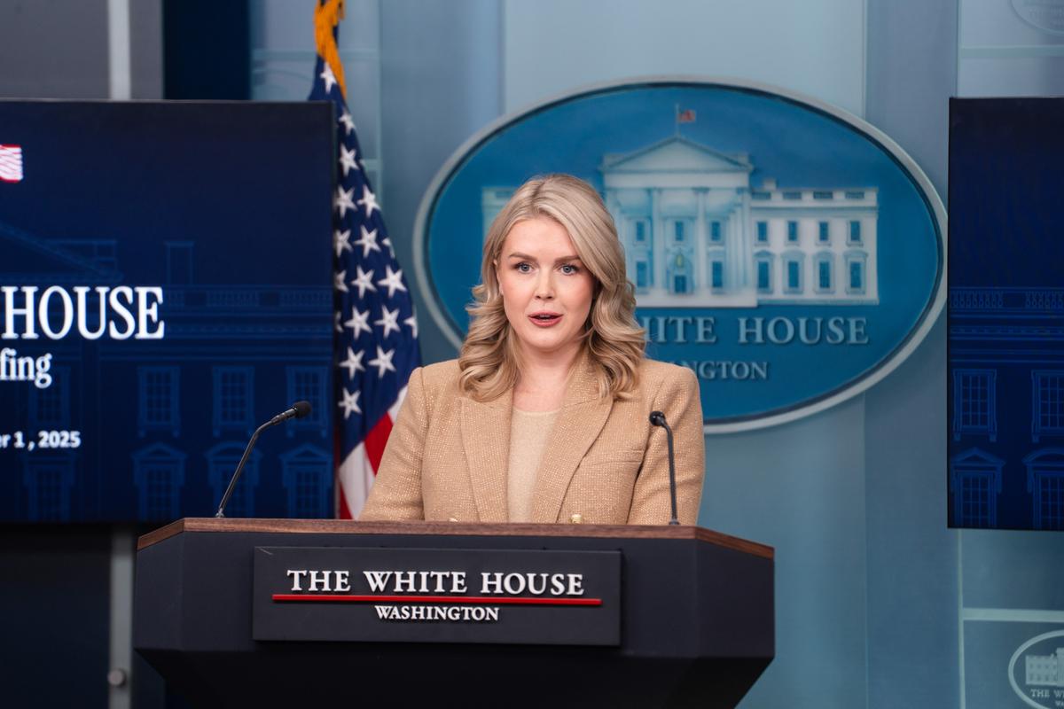 White House Defends Plans to Send Nvidia AI Chips to China thumbnail