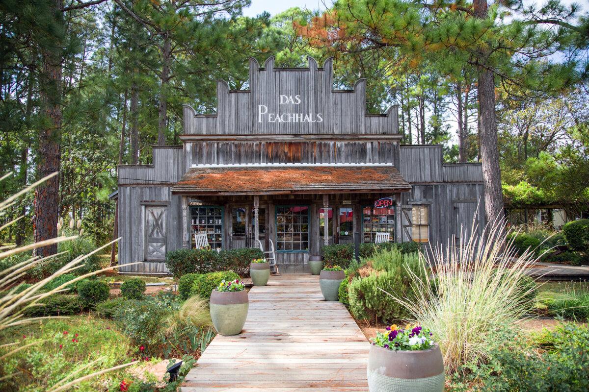 Das Peach Haus, a Hill Country staple for nearly a century. (Das Peach Haus/TNS)