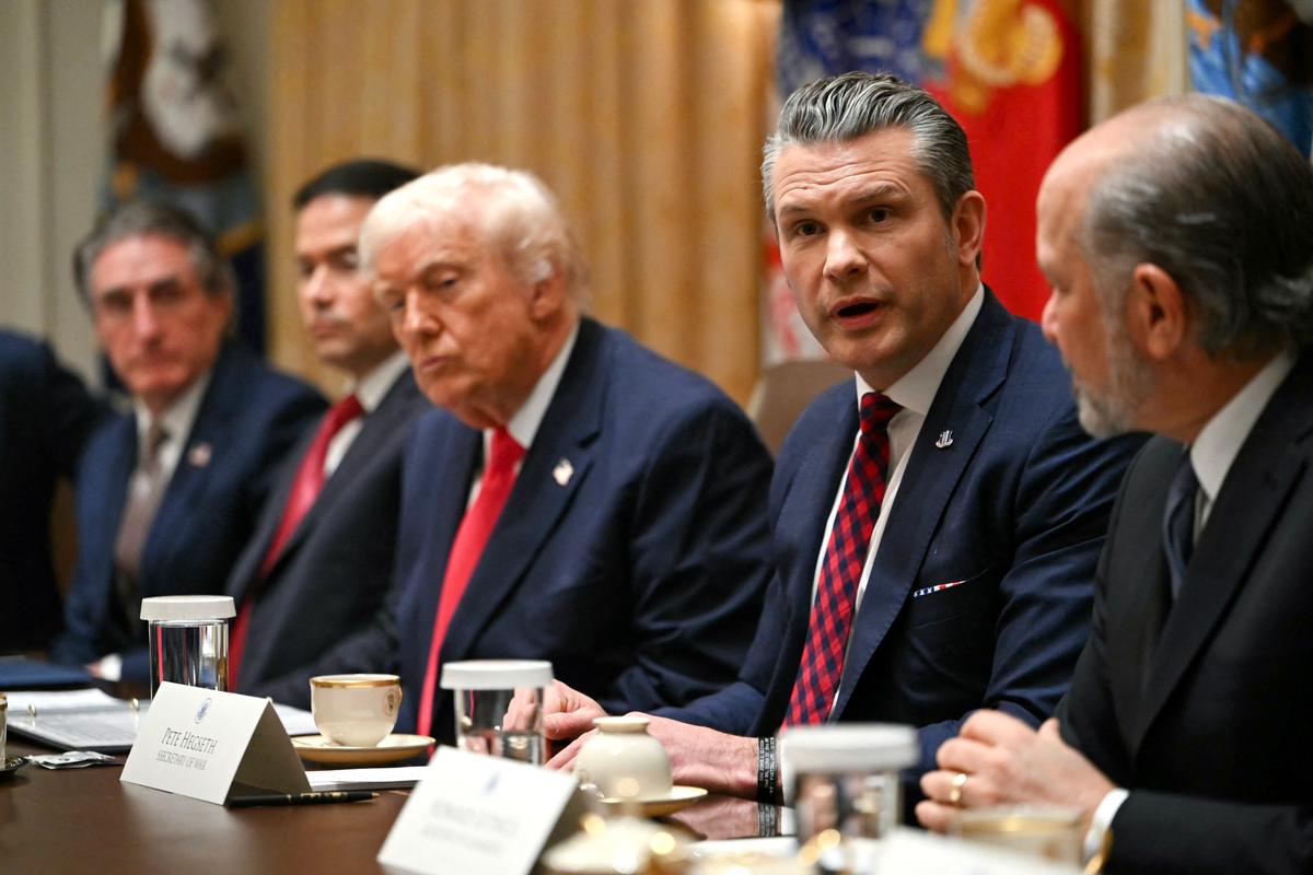 Hegseth Says He Didn’t Watch 2nd Boat Strike, Backs Commander