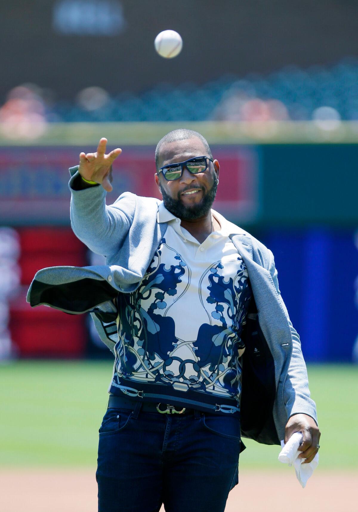 Gary Sheffield throws out a ceremonial first pitch before the Detroit Tigers game against the Cleveland Indians at Comerica Park in Detroit, Mich., on July 2, 2017. (Duane Burleson/Getty Images)