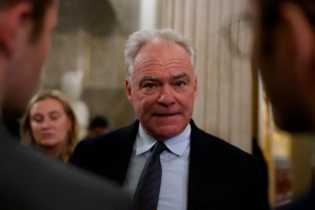 US Lawmakers Introduce Resolutions in House, Senate Seeking to Block Military Action in Venezuela