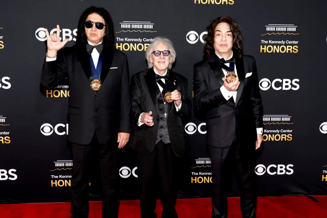 LIVE NOW: Stars Walk the Red Carpet Ahead of 2025 Kennedy Center Honors