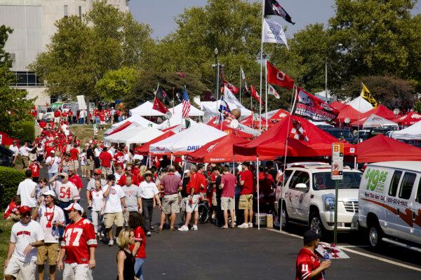 5 Best Places for a Football Tailgate Party