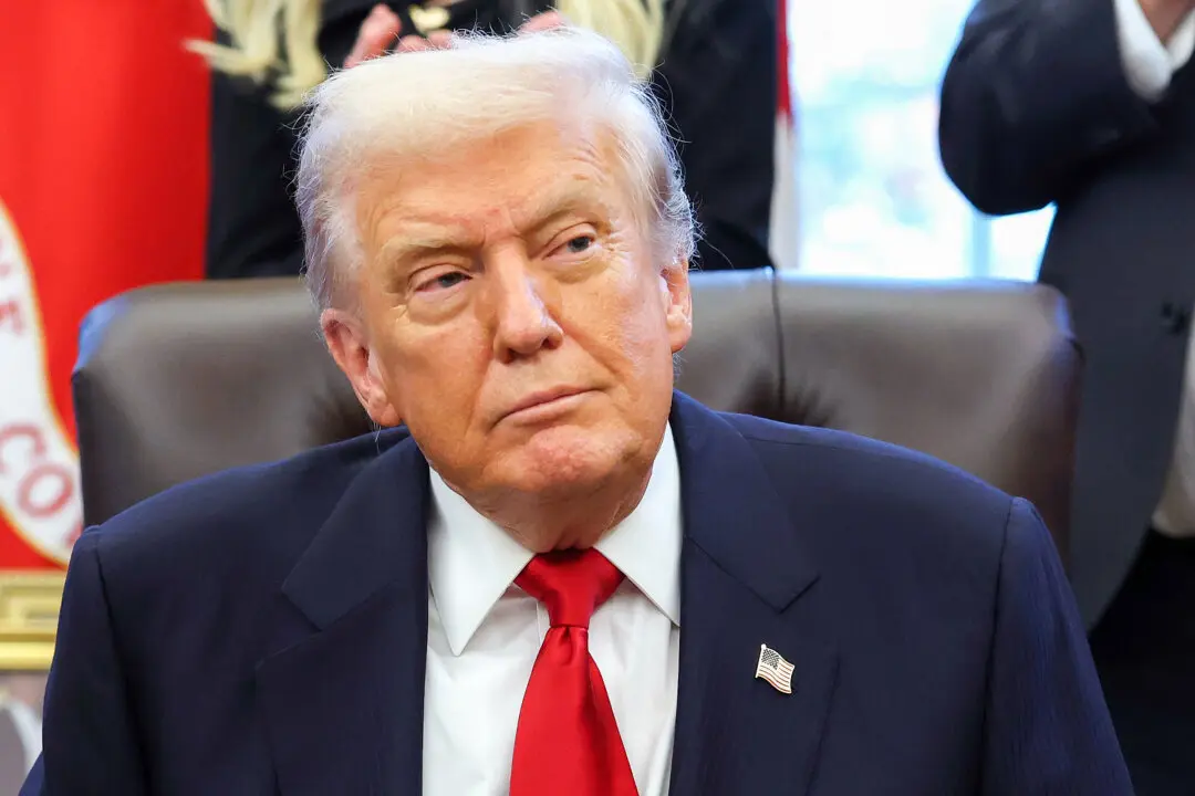 Trump Warns ‘Biggest Threat’ to US Would Be Supreme Court Overruling Tariffs