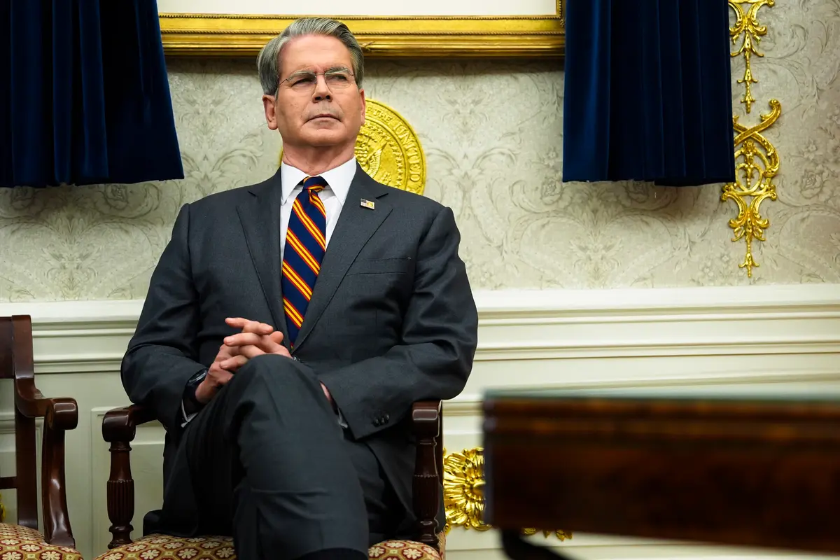 Treasury, IRS Crack Down on Somali Fund Transfers While Probing ‘Massive Fraud Ring’ thumbnail