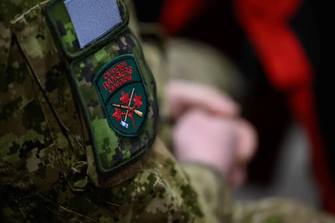 Ottawa Inks Partnership With Canadian Firms on Military’s Arctic Satellite Project