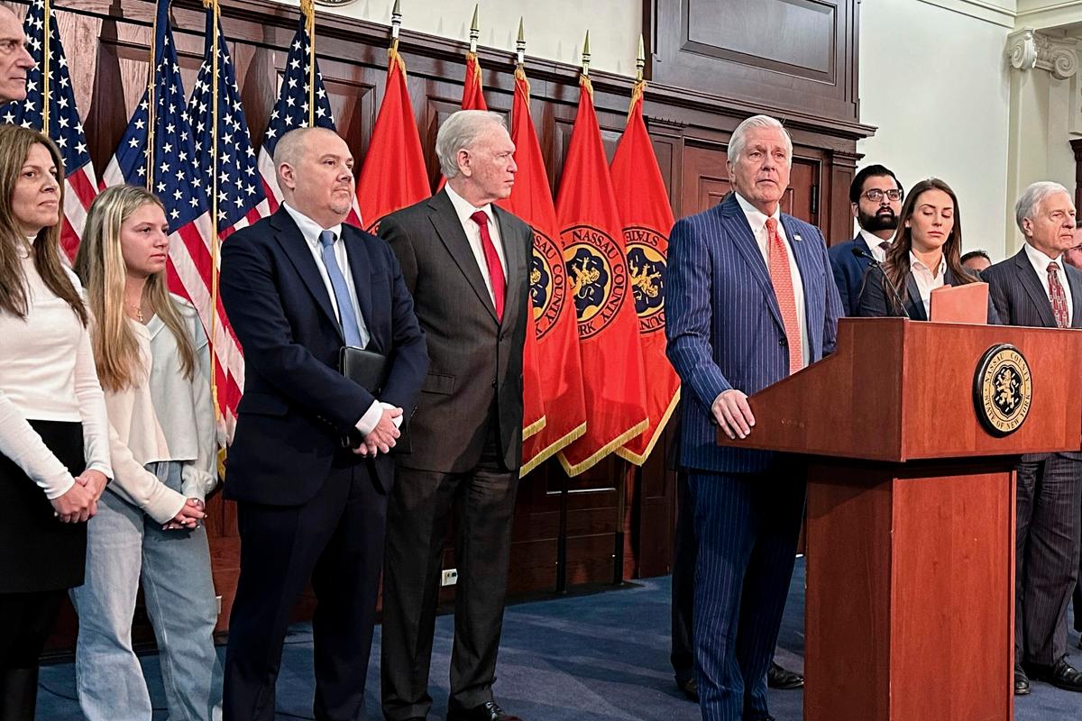 Rep. Elise Stefanik Gets Primary Opponent in New York Gubernatorial Race