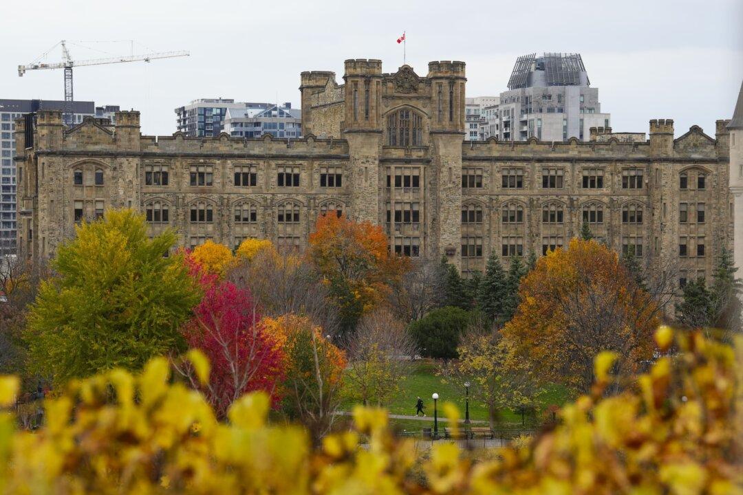 CRA Aiming to Hire 1,700 Call Centre Staff Ahead of Busy Tax Season
