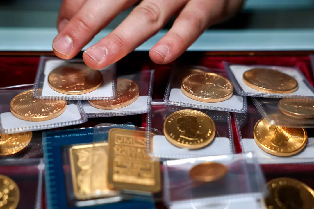 Gold Poised for Largest Annual Increase Since 1979 as Prices Top $4,400