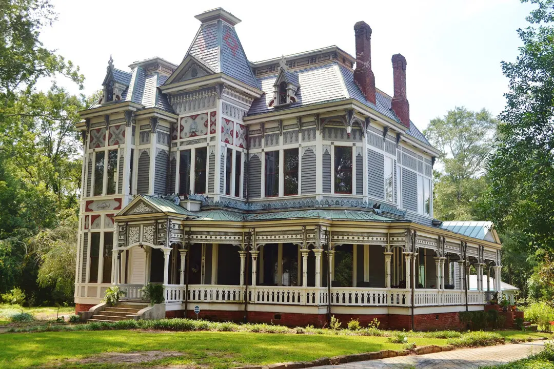 Beating the Heat the Old-Fashioned Way: American Homes, 1880 to 1920