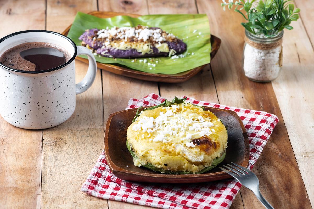 Puto bumbong and bibingka are popular Filipino foods during the Christmas season. (Loybuckz/Shutterstock)