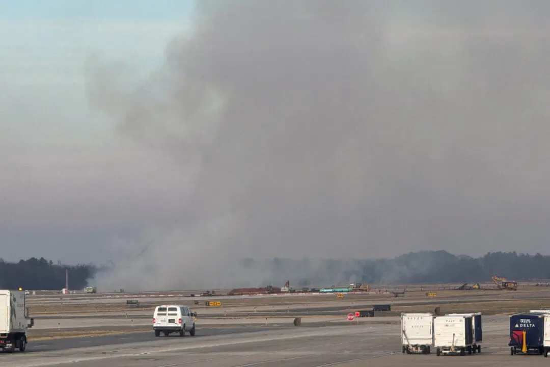 Engine Failure Forces United Airlines Flight to Return to DC-area Airport