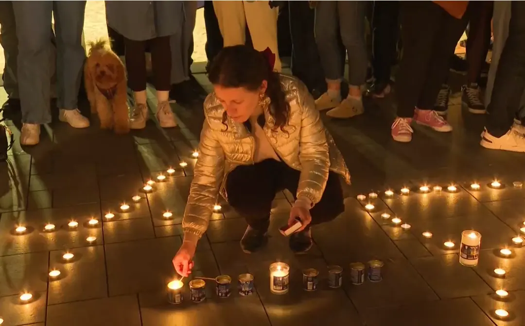 Candlelight Vigil Held in Tel Aviv for Sydney Shooting Victims