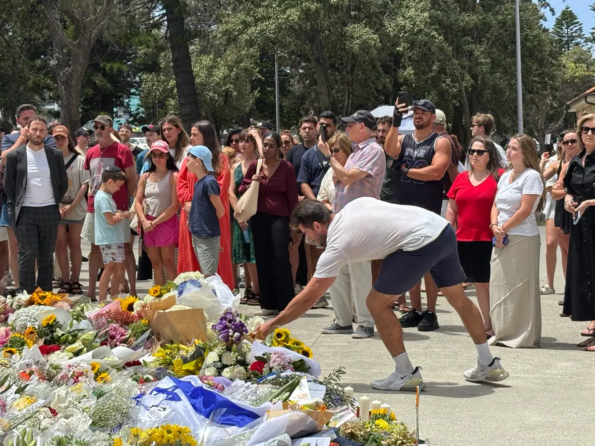 Hannukah’s Message of Light Echoes as Locals Reflect After Sydney Mass Shooting thumbnail