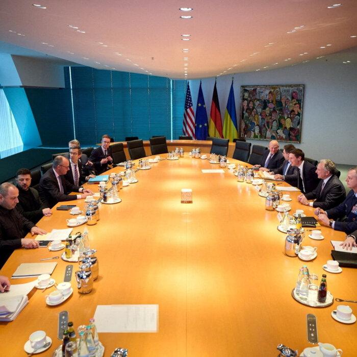 Kyiv’s Top Negotiator Hails ‘Real Progress’ During 2nd Day of Peace Talks in Berlin