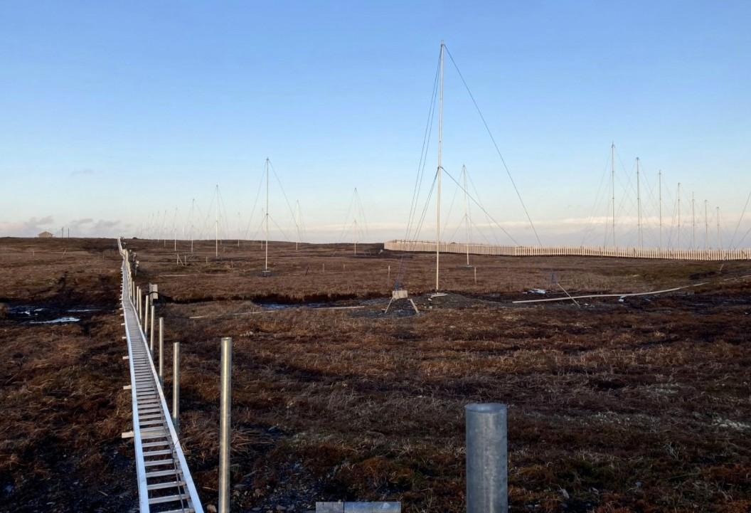 Maerospace’s high-frequency surface wave radar site at Cape Race, Newfoundland, showing the transmit array on the right and the dispersed receive antennas on the left. (Courtesy of Maerospace)