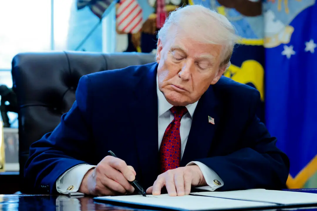 REPLAY: Trump Signs an Executive Order to Reclassify Marijuana