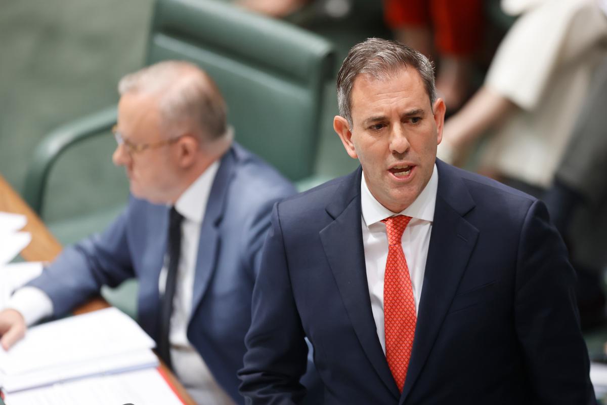 Australia’s Budget to Stay in the Red Until the 2030s, Mid Year Outlook Shows thumbnail