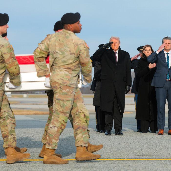 Trump Pays Respect to 2 National Guardsmen Killed in Syria