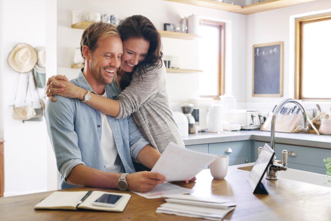 How to Help Someone You Love Build a Good Credit Score