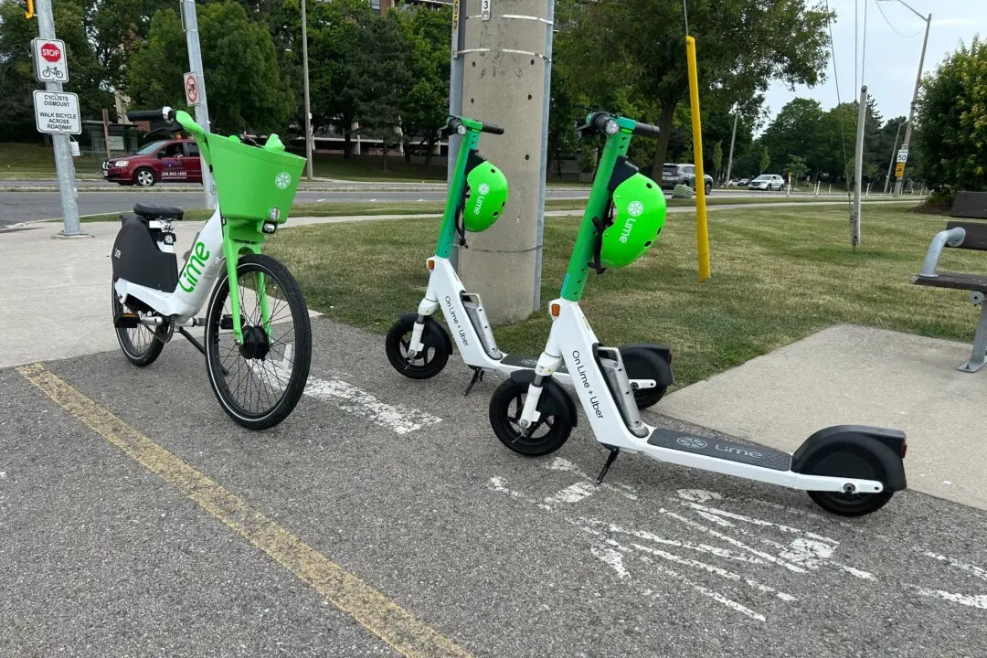 Toronto Considers Enforcement Options for E-bikes, E-scooters on Sidewalks