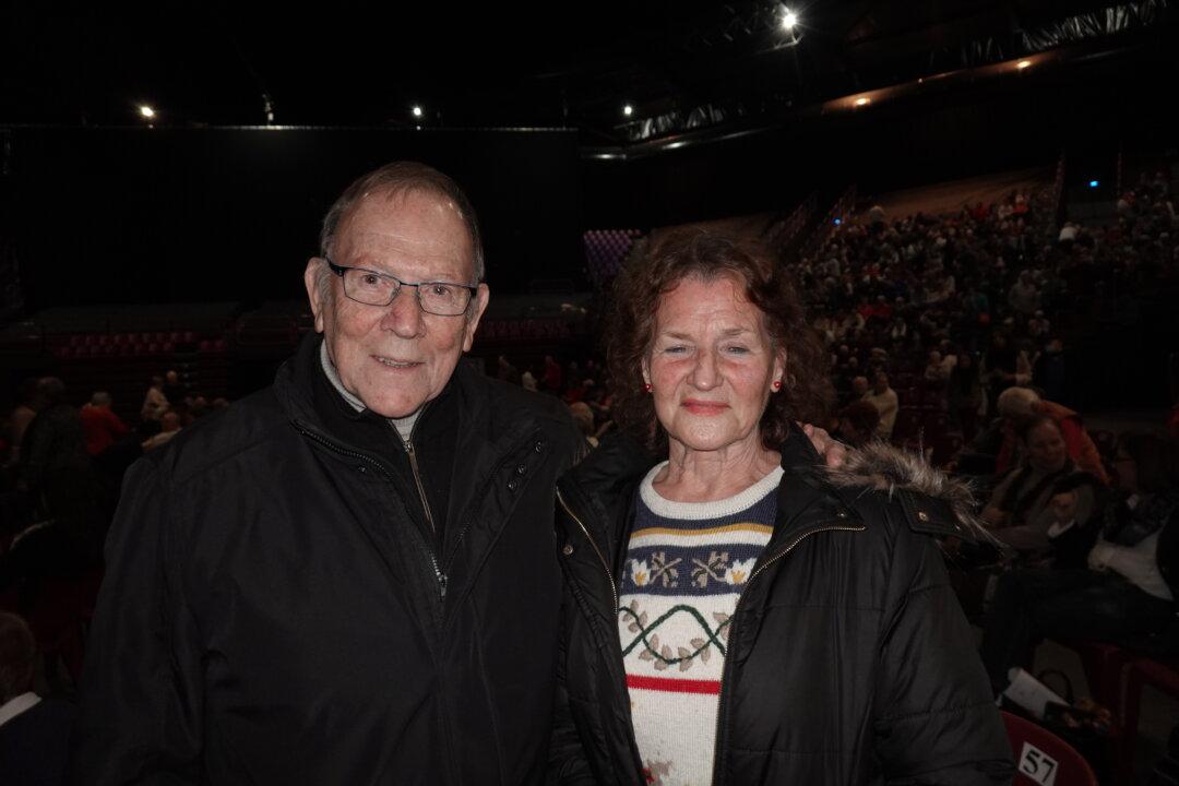Former Shipbuilder Loves the Beautiful Dancing of Shen Yun