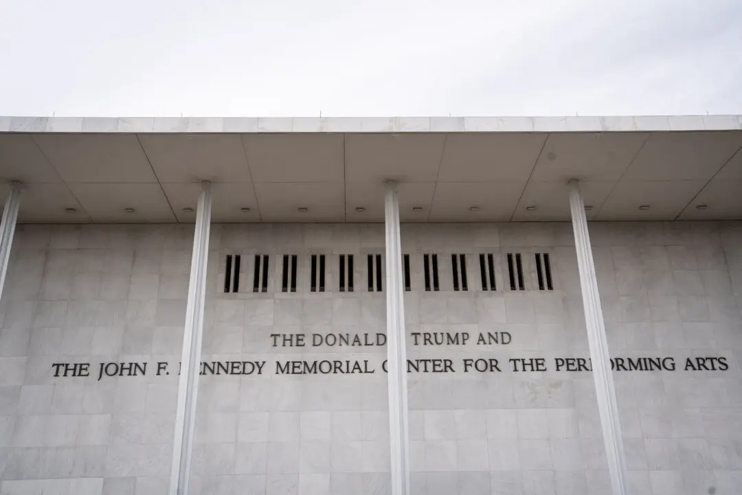 Trump–Kennedy Center to Sue Jazz Musician for $1 Million Over Canceled Christmas Eve Performance