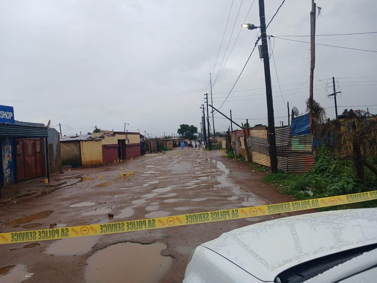 9 Killed, 10 Injured in South Africa Shooting, Police Hunt for Suspects