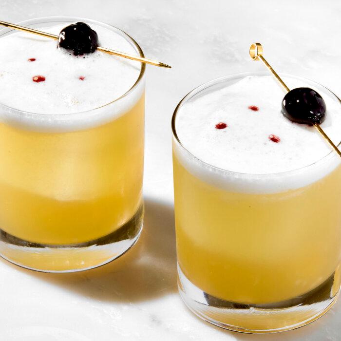 How to Make a Classic Whiskey Sour