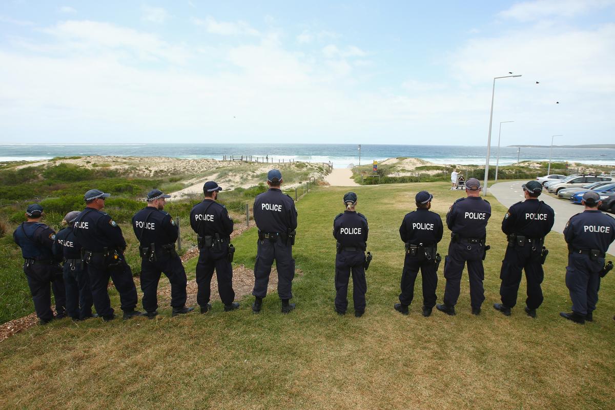 Police Warn Against Social Media Calls for ‘Bashing Day’ at Sydney Beach thumbnail