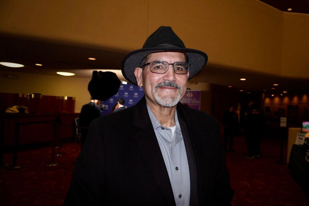 Shen Yun’s Stories Offer ‘Valuable Teachings,’ Says Californian Theatergoer