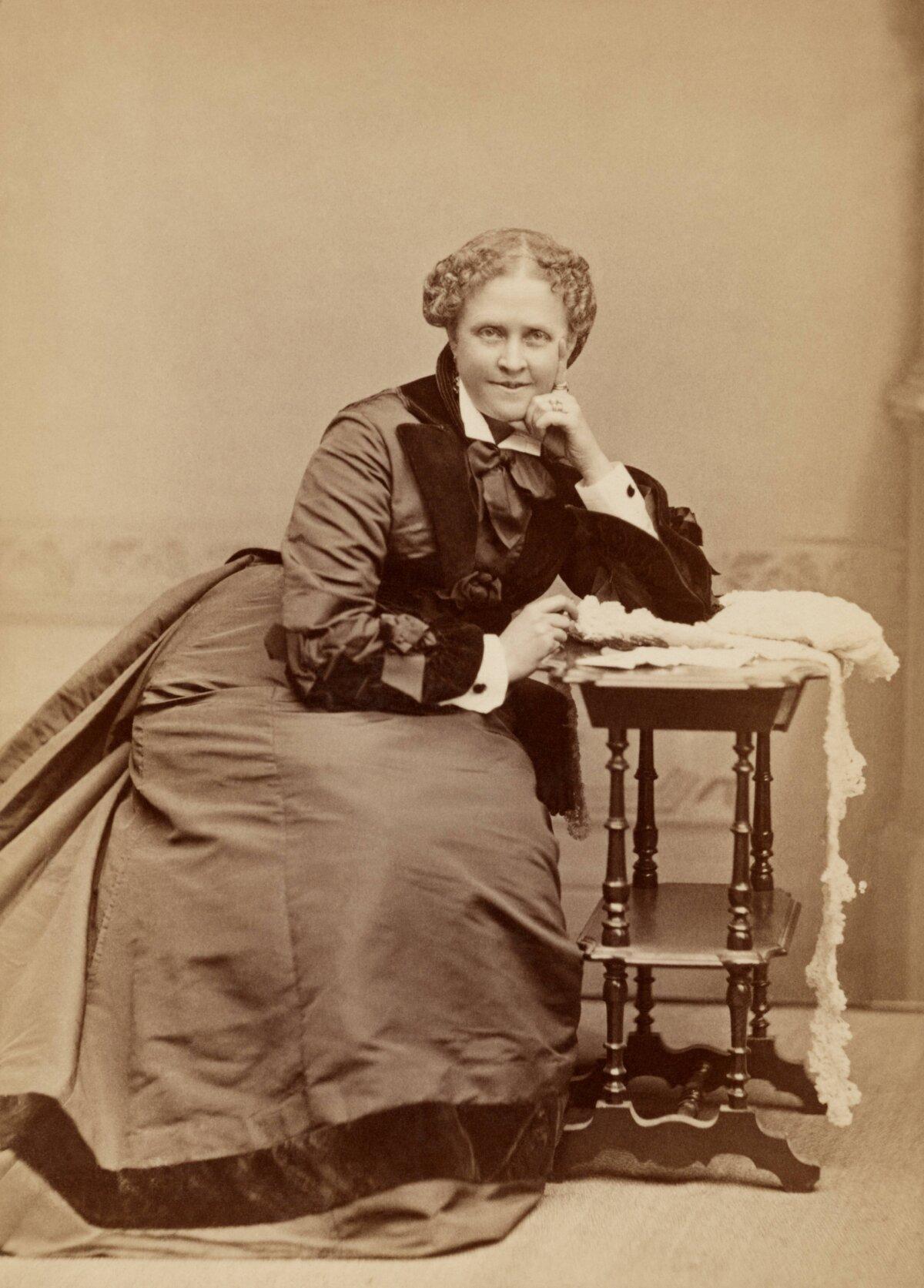Helen Hunt Jackson, circa 1884, National Portrait Gallery, <a class="external text" href="https://collections.si.edu/search/detail/edanmdm:npg_NPG.2011.99?q=record_ID%3Dnpg_NPG.2011.99&record=1&hlterm=record_ID%3Dnpg_NPG.2011.99&inline=true" rel="nofollow">Smithsonian Institution</a>. (Public Domain)