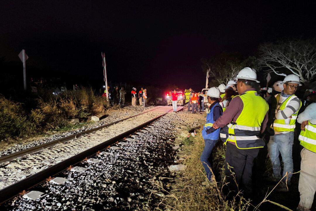 Mexican Train Derailment Kills at Least 13 People, 98 Injured