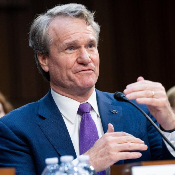 BofA CEO Calls Economy ‘Pretty Solid’ but Warns Consumer Pullback Is Top Risk for 2026