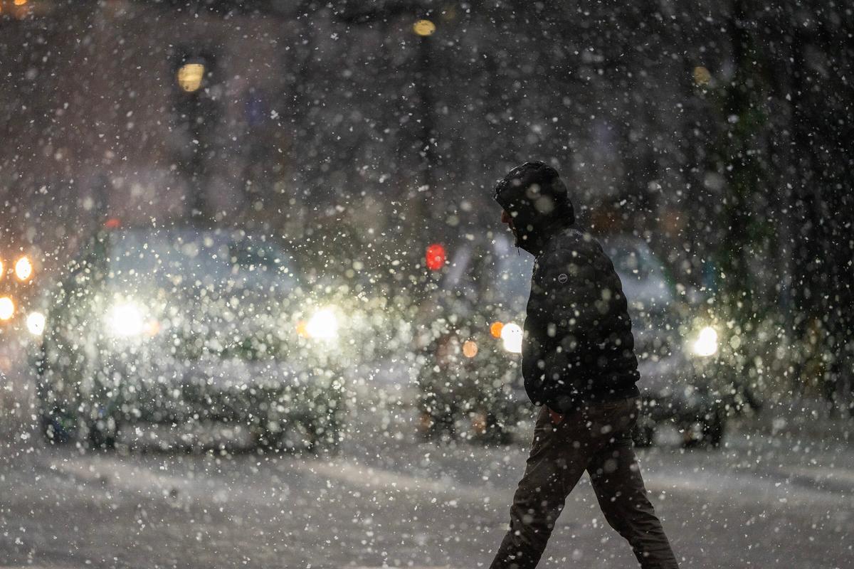 Bomb Cyclone Brings Blizzards to the Midwest Before Turning East