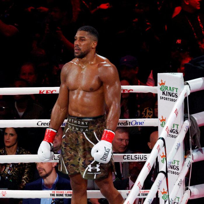 Former Heavyweight World Champion Anthony Joshua Injured in Car Accident