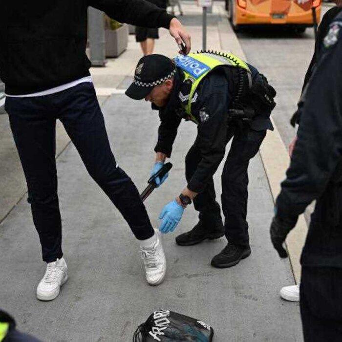 Dagger, Hunting Knife Seized in Shopping Centre Blitz