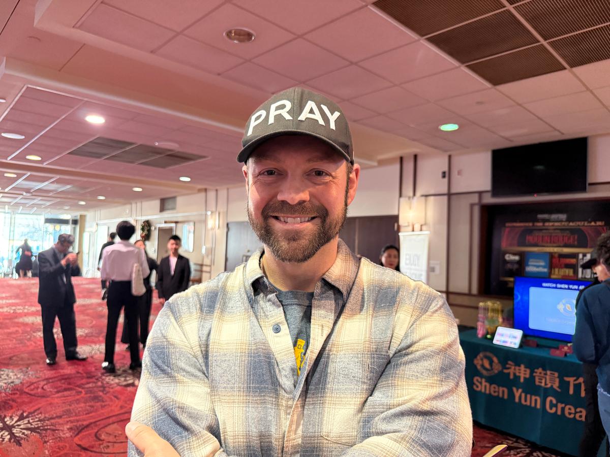 Kyle Reyes, an entrepreneur and investor, enjoyed Shen Yun’s final performance of the season in Jacksonville with his family on Dec. 28, 2025. (Zhang Qiming/The Epoch Times)