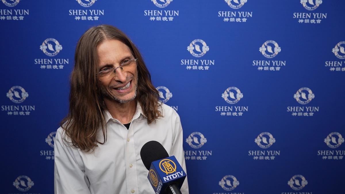 Charles Guarria, a journalist, author, and television host, became fascinated with Chinese history and wanted to know more about the country’s present-day realities after watching Shen Yun’s final performance of the season in Jacksonville on Dec. 28, 2025. (NTD)