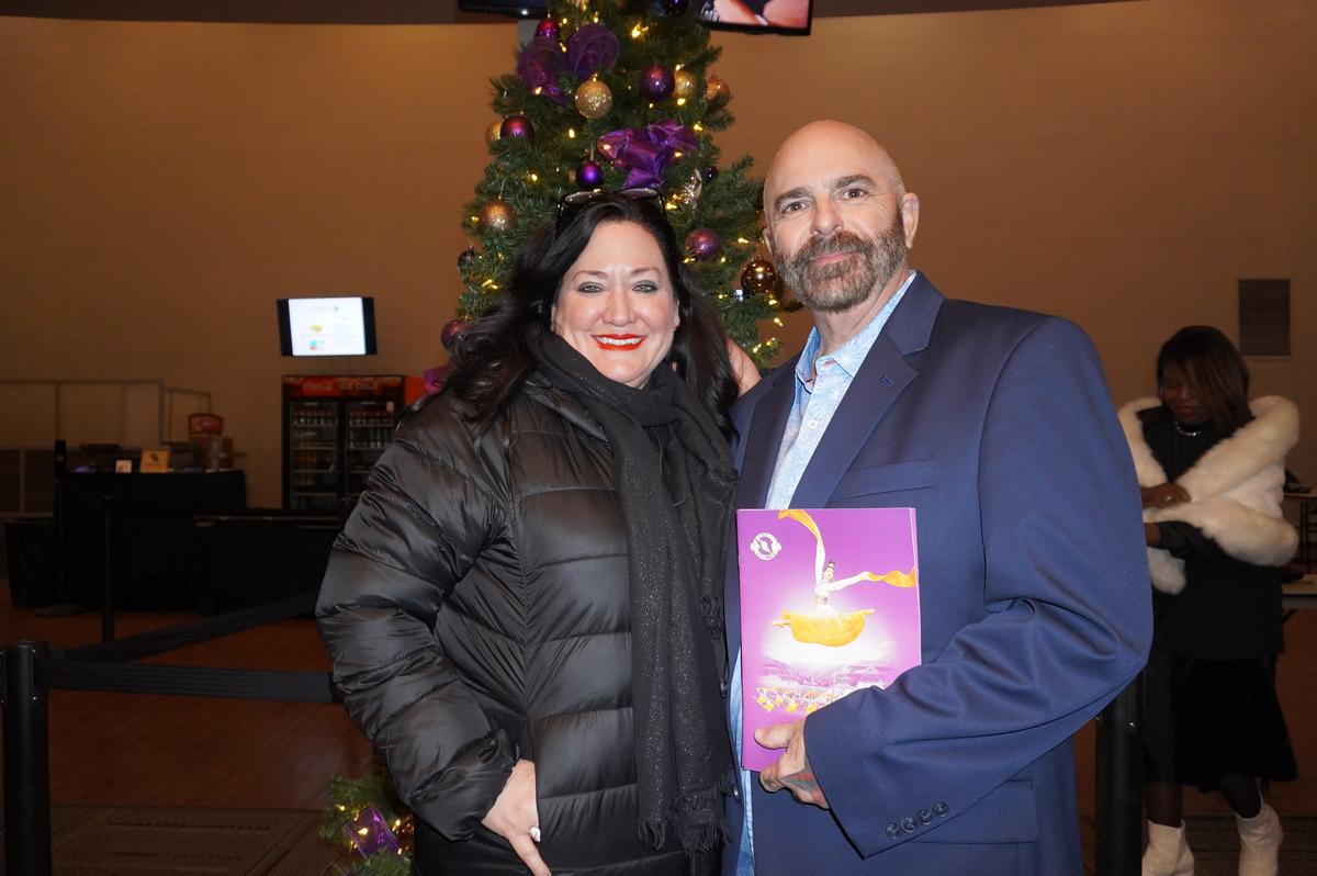 Theatergoers Moved to Tears by Shen Yun’s Baritone