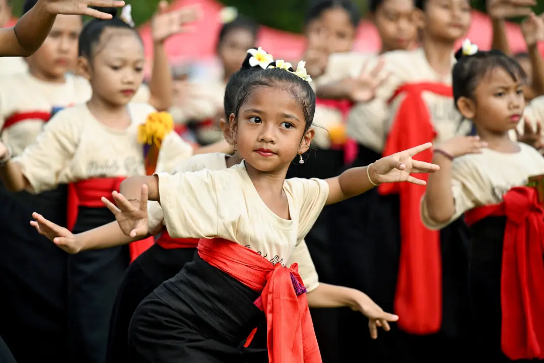 Day in Photos: New Year’s Celebration, Combat Readiness Drills in Taiwan, and Spinners Event
