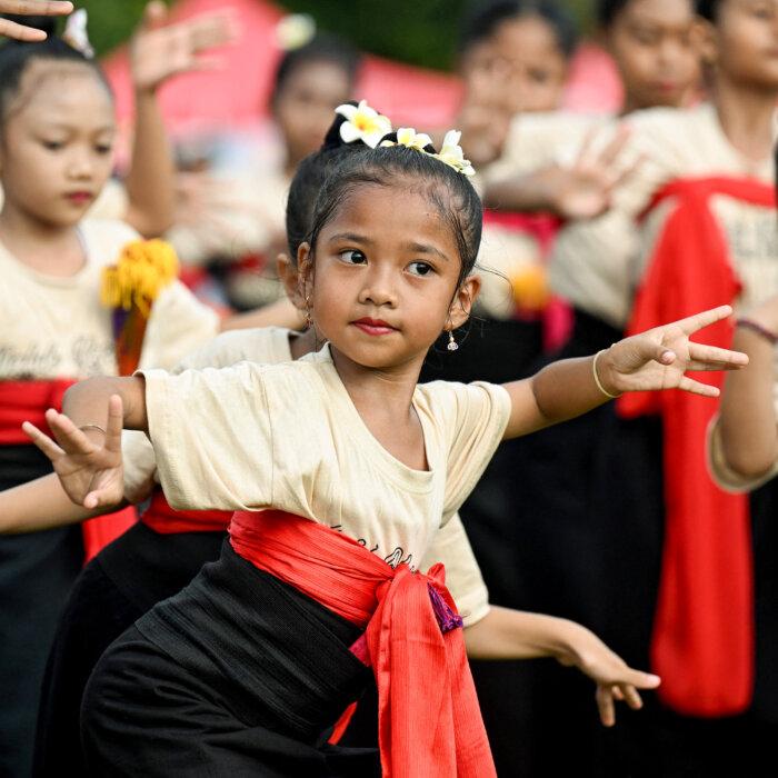 Day in Photos: New Year’s Celebration, Combat Readiness Drills in Taiwan, and Spinners Event