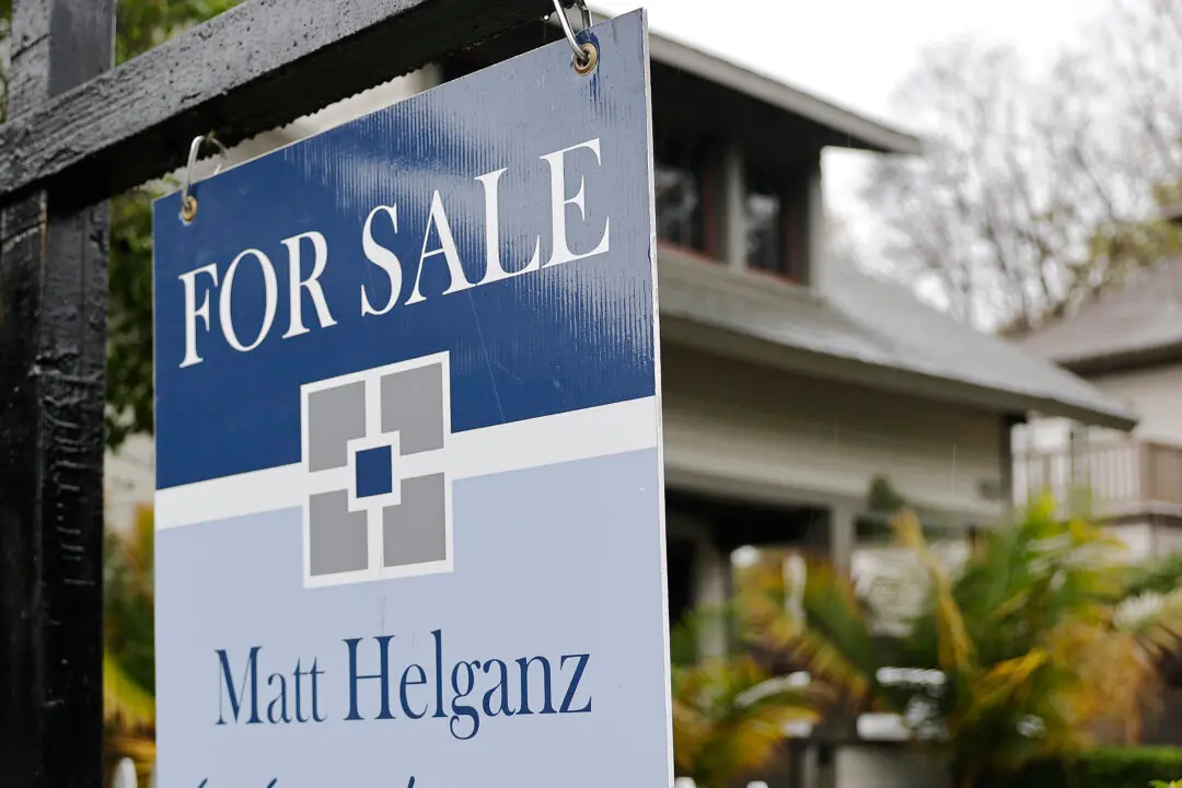 Mortgage Demand Surges as Interest Rates Fall for 3rd Straight Week: MBA