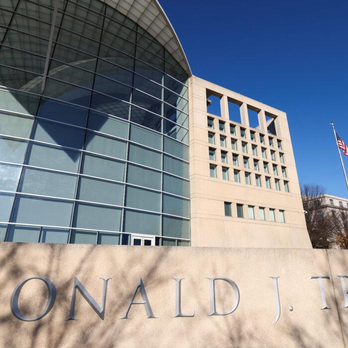 State Department Adds Trump’s Name to US Institute of Peace Building