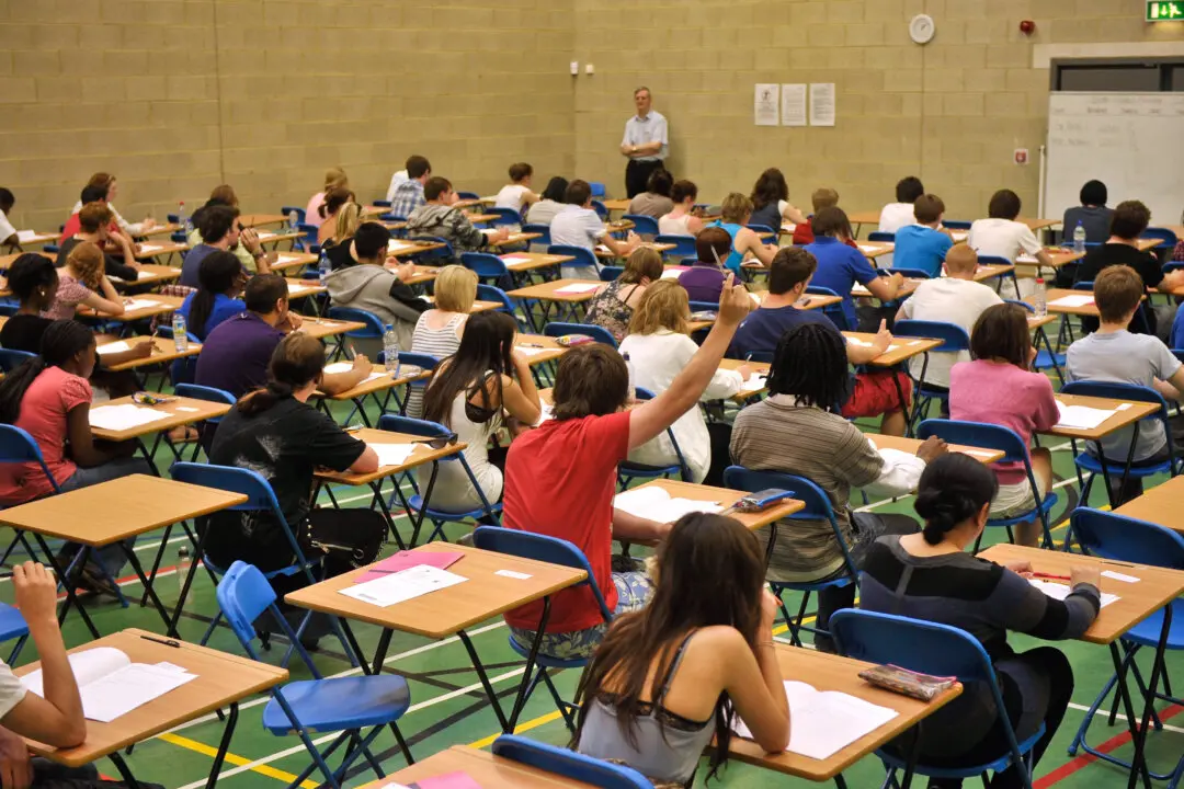 Several GCSE and A-level Exams Could Be Taken on Screen From 2030