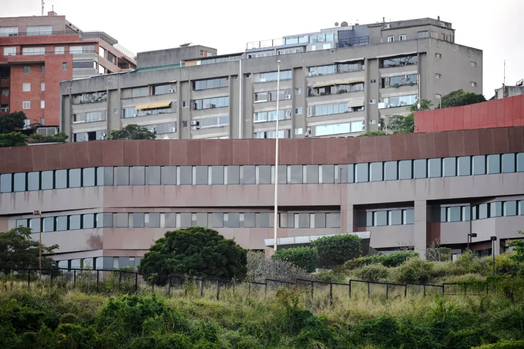 US Envoy Arrives in Venezuela to Resume Diplomatic Mission After 7-Year Interruption