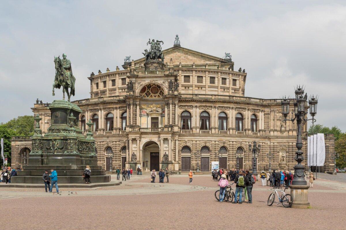 The Semperoper, the opera house of Saxon State Opera. (CEphoto/<a href="https://creativecommons.org/licenses/by-sa/3.0">CC BY-SA 3.0</a>)